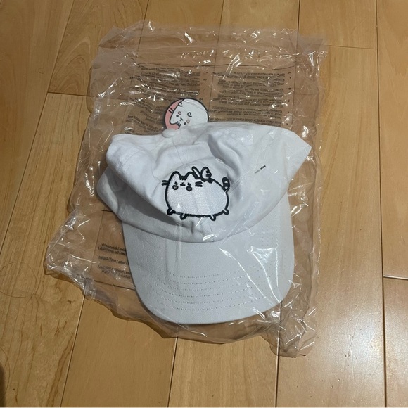 NWT pusheen x bishop Briggs white cap - Picture 3 of 4